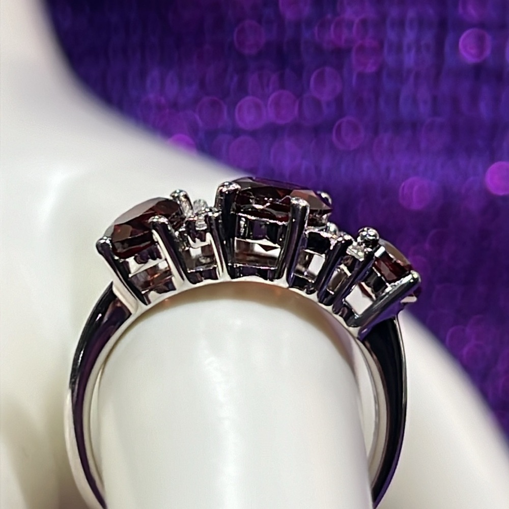 Vermelho Garnet & White Zircon Ring - Picture 6 of 9